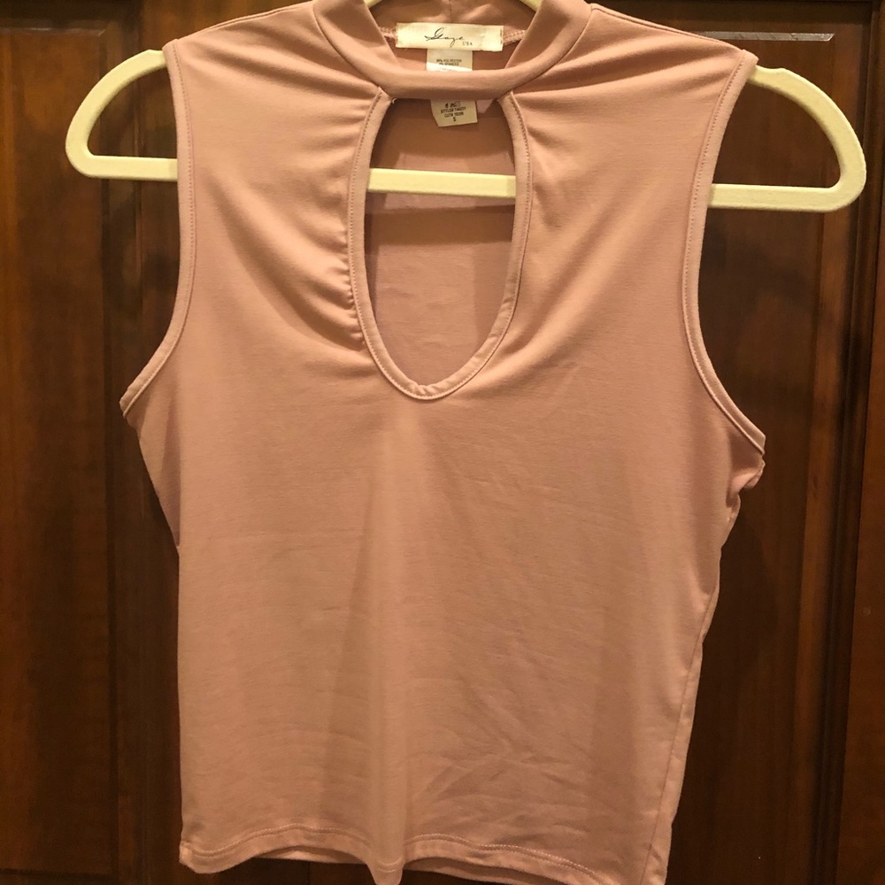 Keyhole shirt